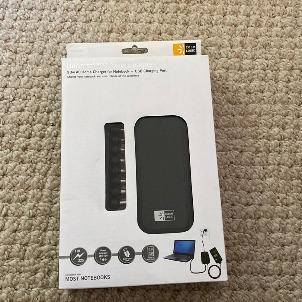 Universal Notebook Charger w/ charging port